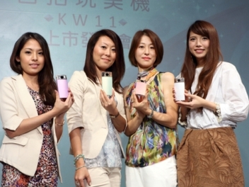 為完美 自拍 而生，香水瓶 自拍神器 Sony KW11 設計開發訪談