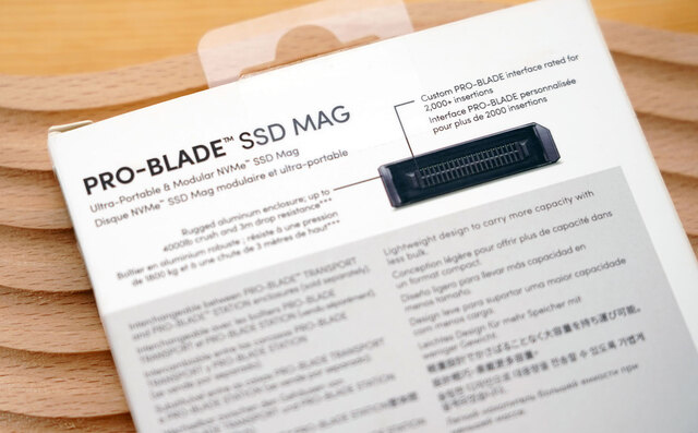 On the back of the case, you can see that PRO-BLADE SSD Mag uses PRO-BLADE's exclusive 40 pin connection interface.