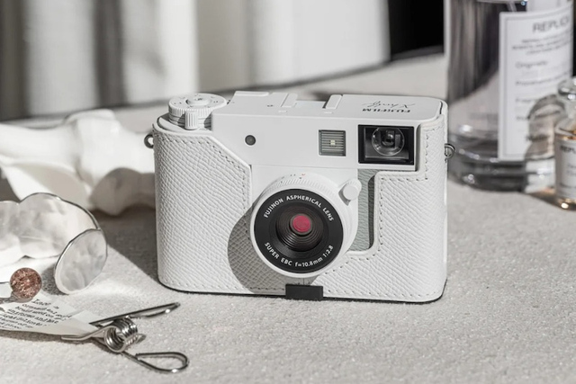 Fujifilm X-Half 白色版驚喜亮相，引領數位半格機的純白文青風暴